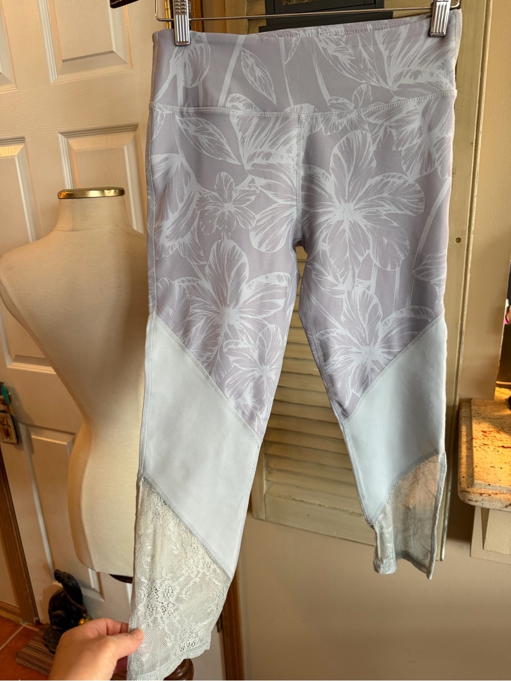Fabletics Gray Floral Lace Capri Leggings